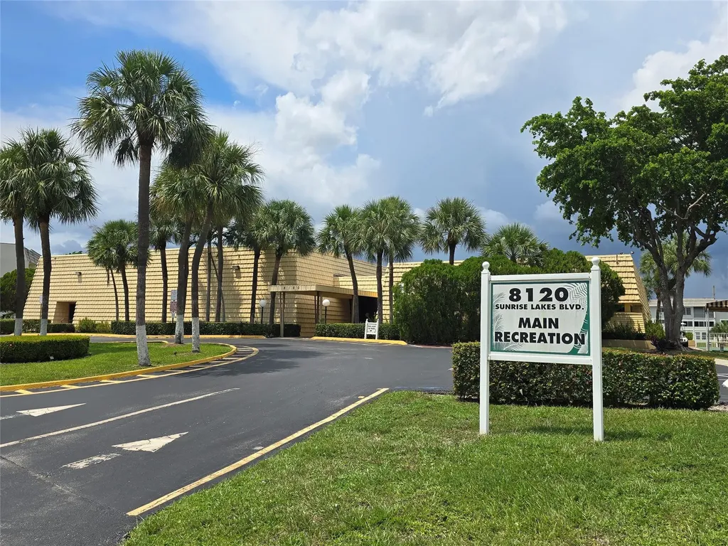 8225 Sunrise Lakes Drive N Sunrise FL 33322