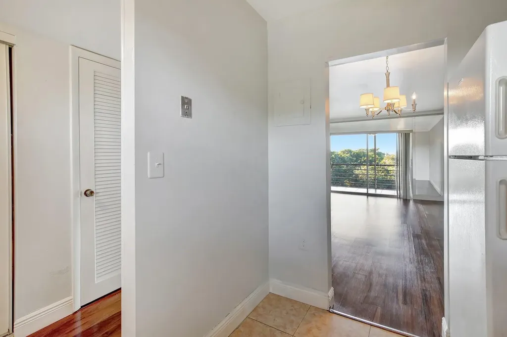 8225 Sunrise Lakes Drive N Sunrise FL 33322