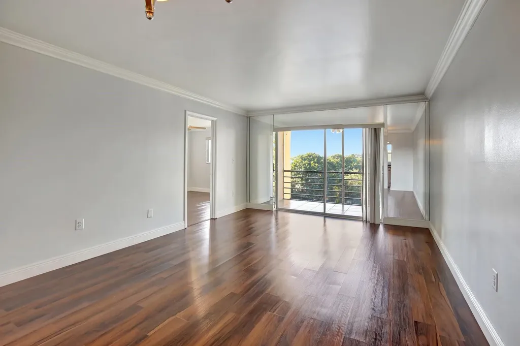 8225 Sunrise Lakes Drive N Sunrise FL 33322