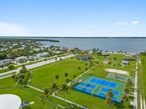 1621 Frances Avenue Fort Pierce FL 34949