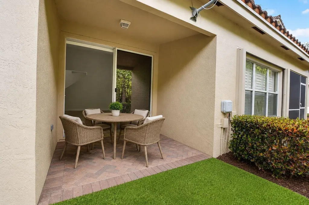 6410 Park Lake Circle Boynton Beach FL 33437