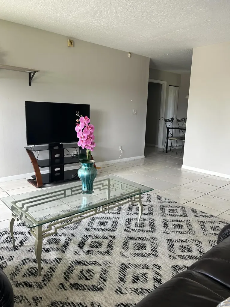 806 NW 1st Street Boynton Beach FL 33435