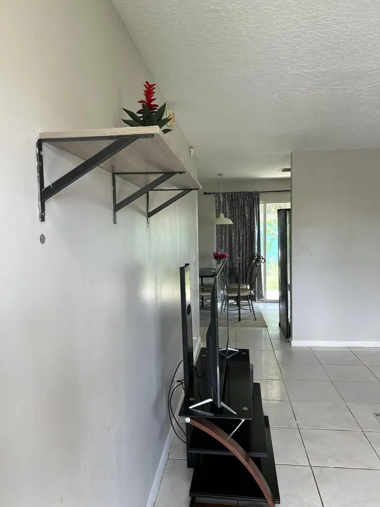 806 NW 1st Street Boynton Beach FL 33435