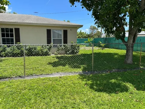 806 NW 1st Street Boynton Beach FL 33435