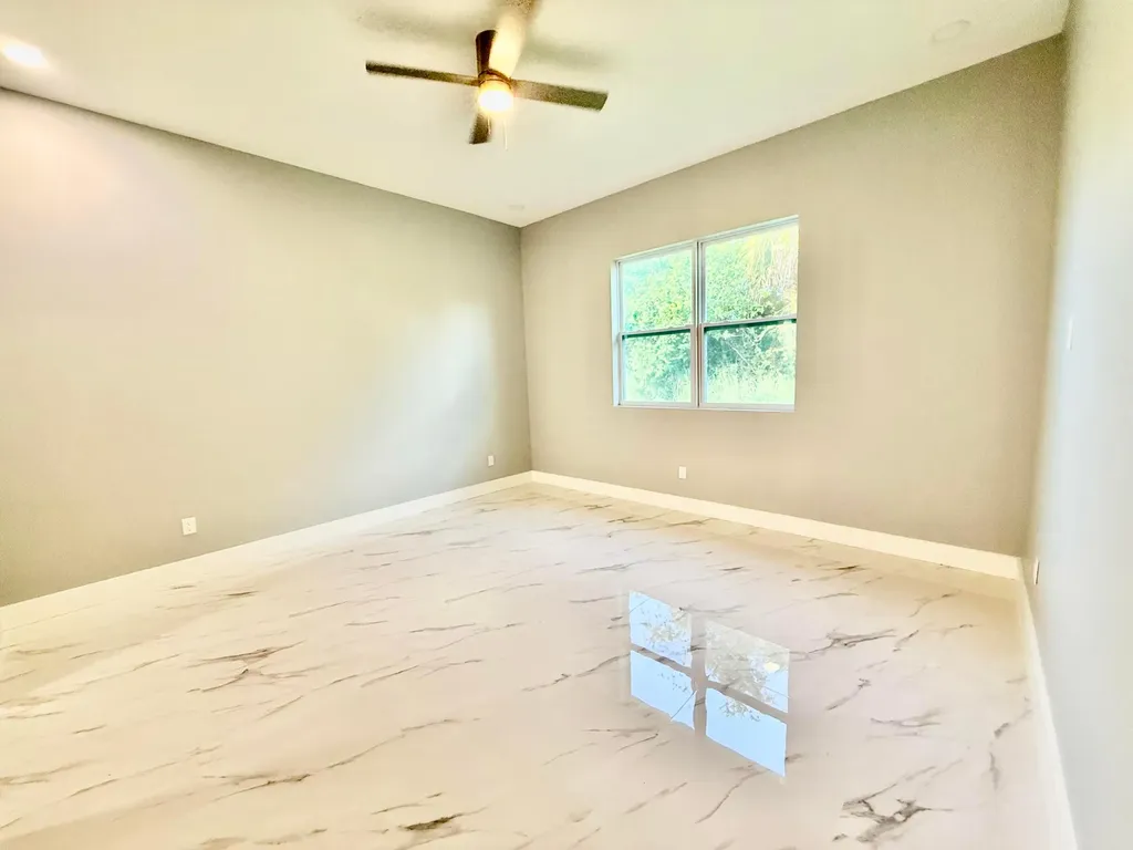 660 NE Moss Rose Place Port St Lucie FL 34983