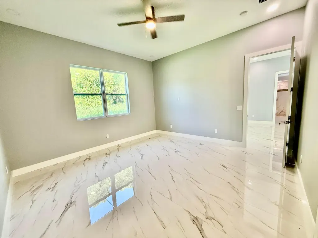 660 NE Moss Rose Place Port St Lucie FL 34983