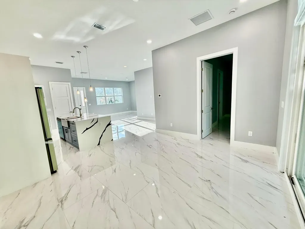 660 NE Moss Rose Place Port St Lucie FL 34983