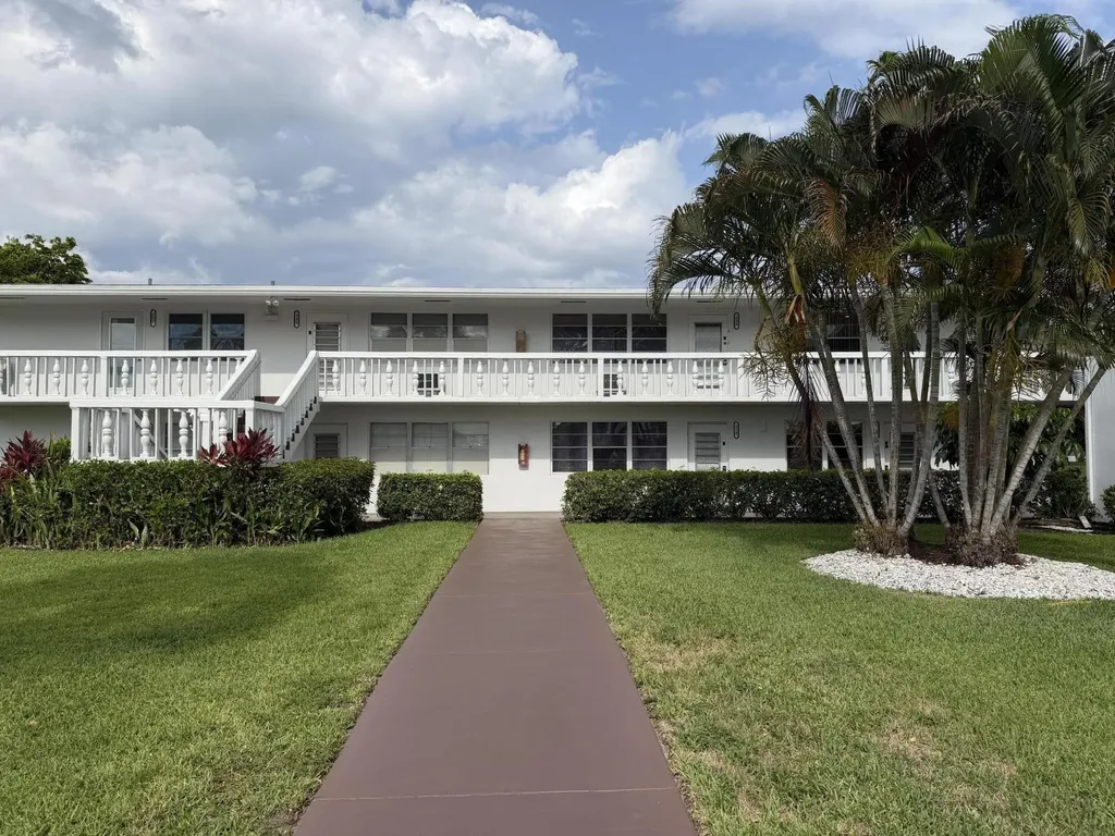 229 E Durham E Deerfield Beach FL 33442