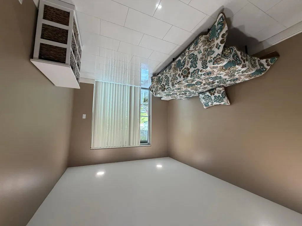 229 E Durham E Deerfield Beach FL 33442