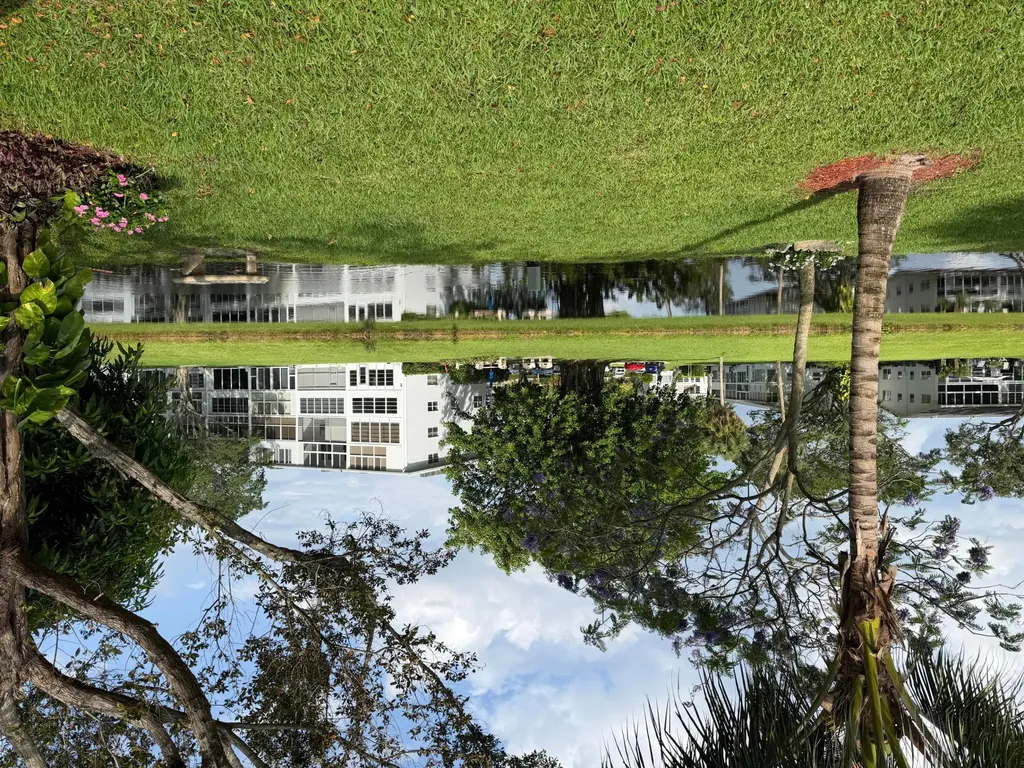 229 E Durham E Deerfield Beach FL 33442