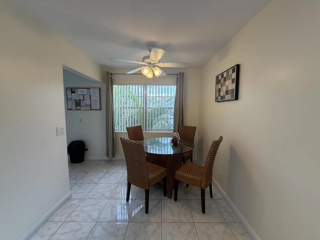 229 E Durham E Deerfield Beach FL 33442