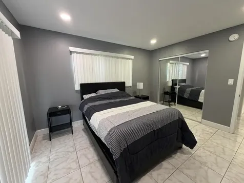 229 E Durham E Deerfield Beach FL 33442
