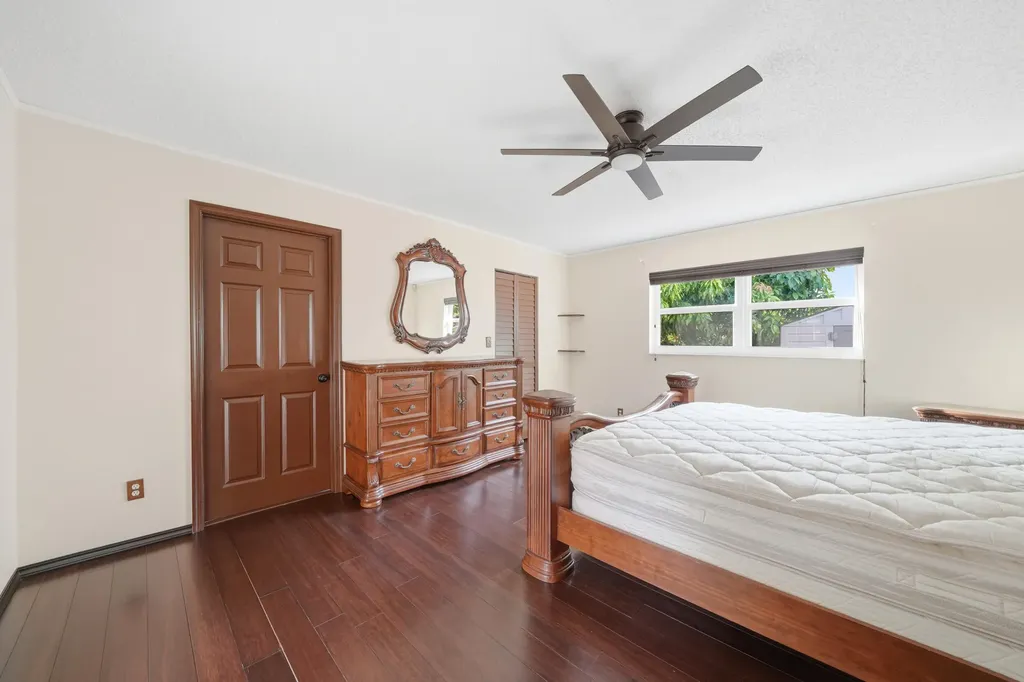 5787 SW 57th Way Davie FL 33314