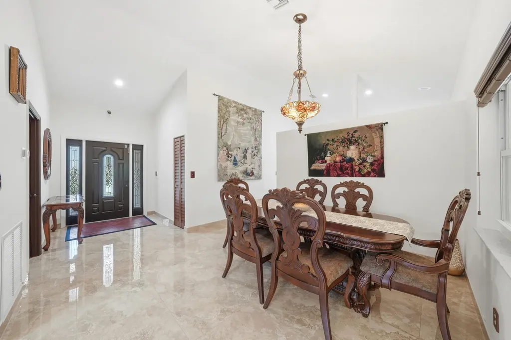 5787 SW 57th Way Davie FL 33314