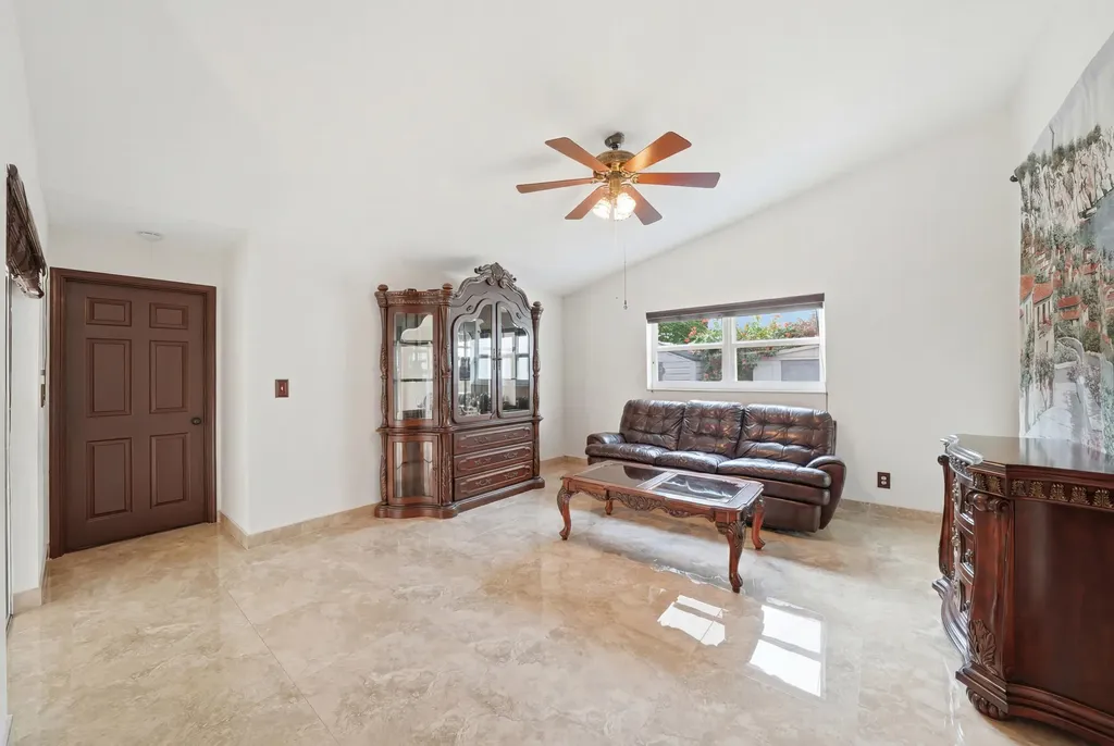 5787 SW 57th Way Davie FL 33314