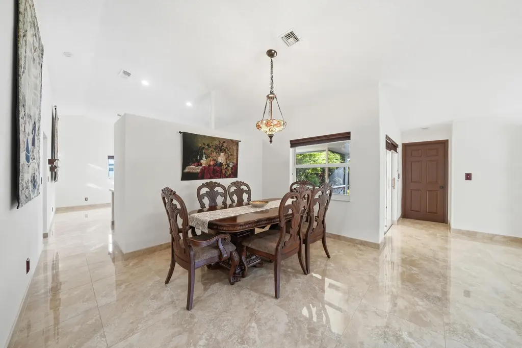 5787 SW 57th Way Davie FL 33314