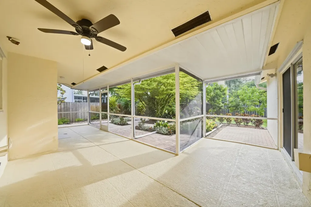 5787 SW 57th Way Davie FL 33314
