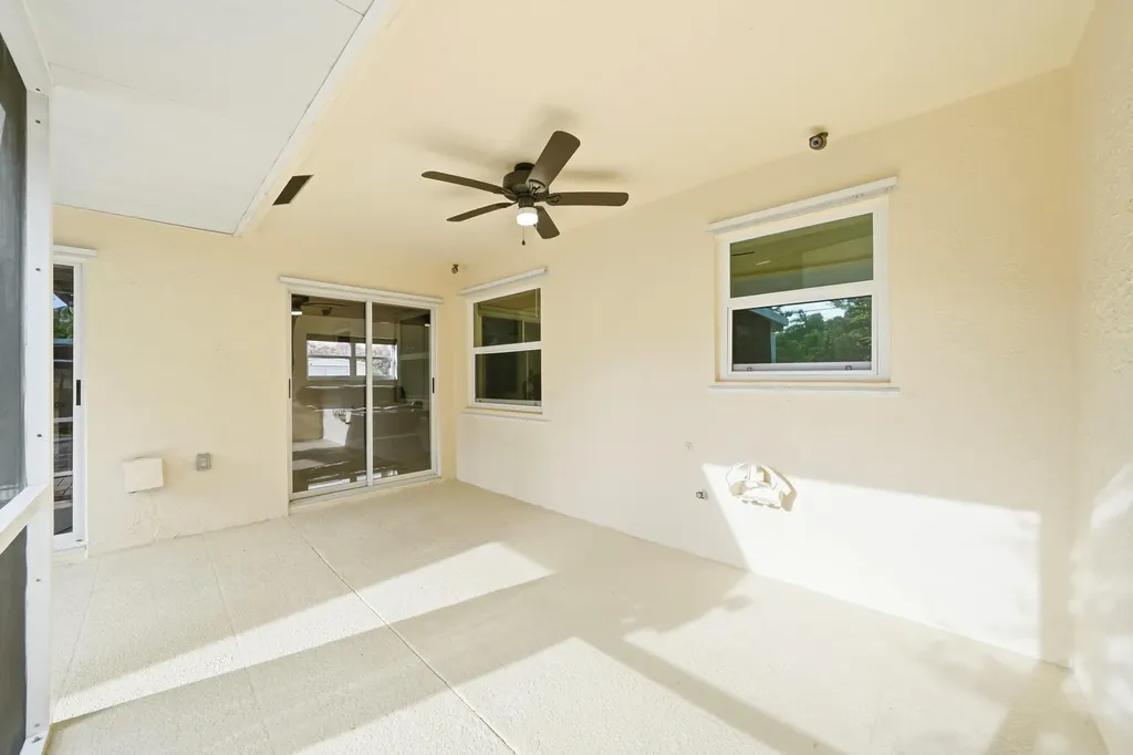 5787 SW 57th Way Davie FL 33314