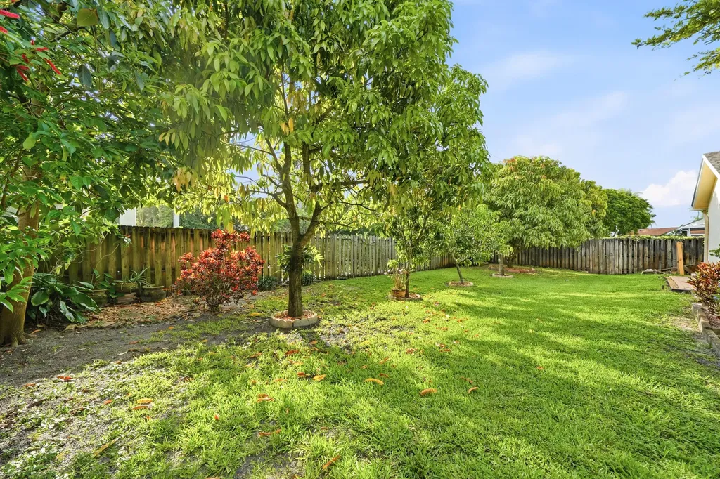 5787 SW 57th Way Davie FL 33314
