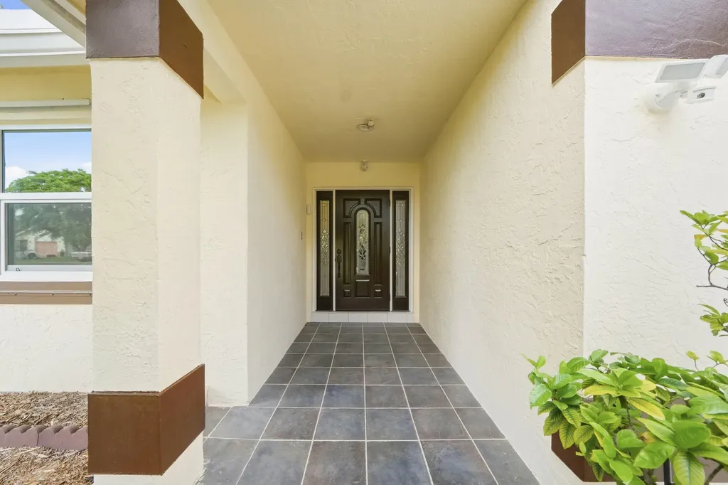 5787 SW 57th Way Davie FL 33314