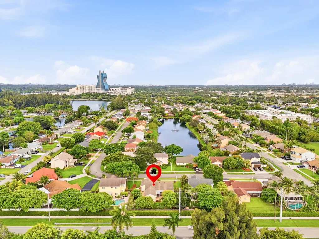 5787 SW 57th Way Davie FL 33314