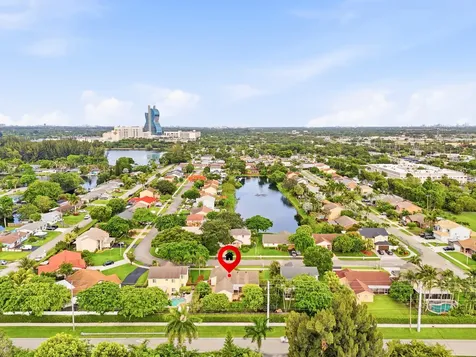 5787 SW 57th Way Davie FL 33314