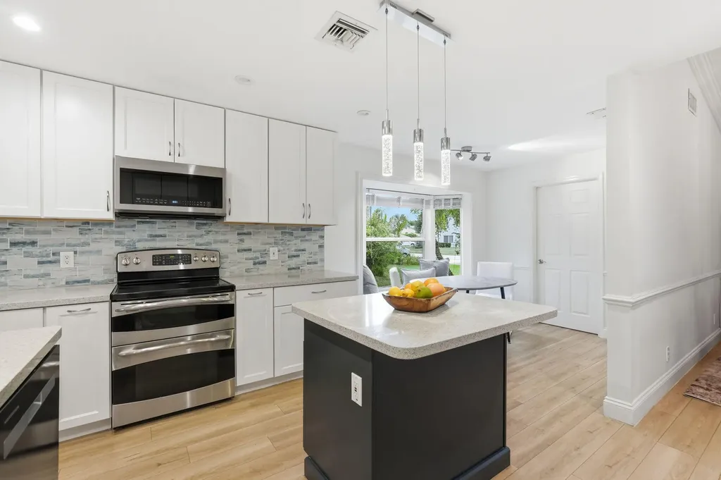 3916 Cypress Lake Drive Lake Worth FL 33467