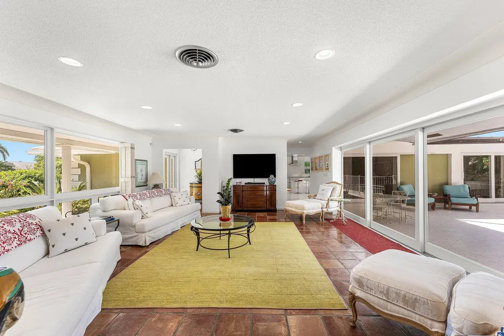 1350 Spanish River Road Boca Raton FL 33432