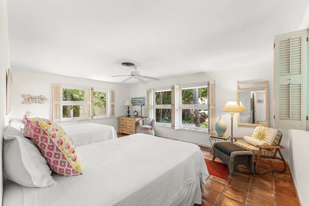 1350 Spanish River Road Boca Raton FL 33432