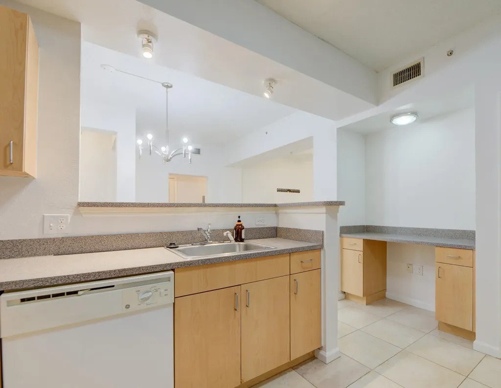 533 NE 3rd Avenue Fort Lauderdale FL 33301