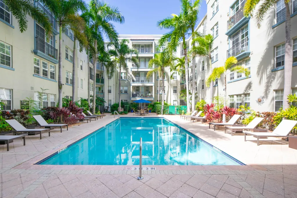 533 NE 3rd Avenue Fort Lauderdale FL 33301