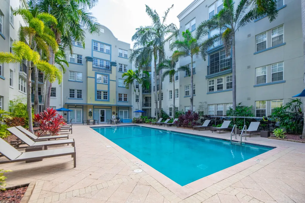 533 NE 3rd Avenue Fort Lauderdale FL 33301