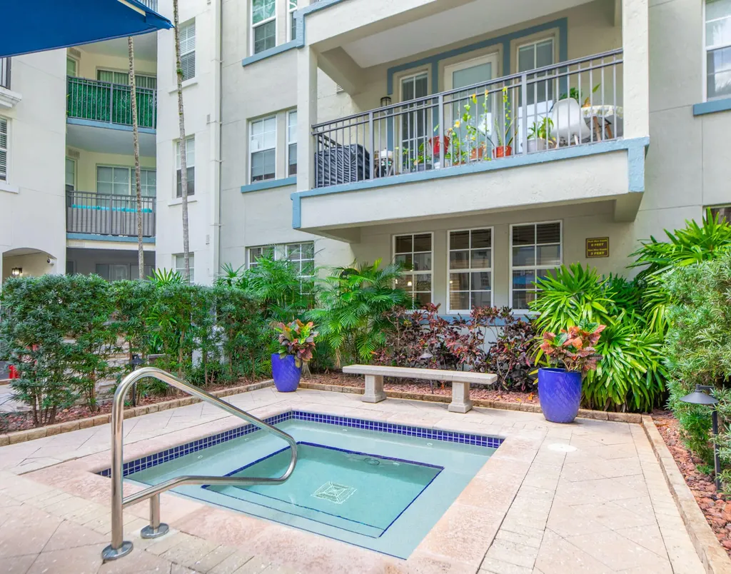 533 NE 3rd Avenue Fort Lauderdale FL 33301