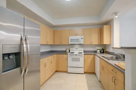 533 NE 3rd Avenue Fort Lauderdale FL 33301