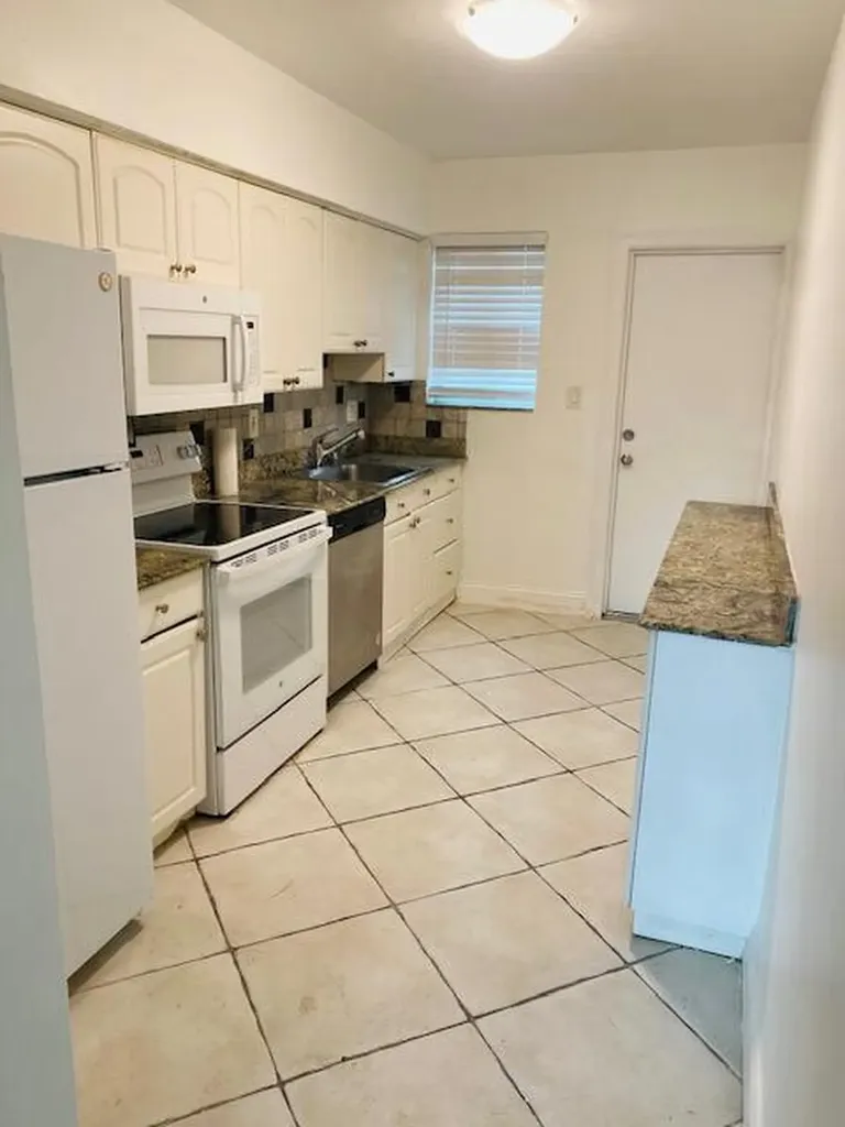 2837 NE 30th Street Fort Lauderdale FL 33306