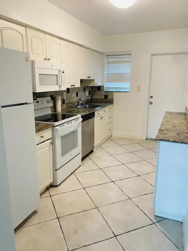 2837 NE 30th Street Fort Lauderdale FL 33306