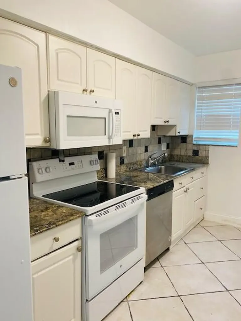 2837 NE 30th Street Fort Lauderdale FL 33306