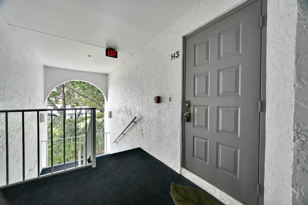 2516 SE Anchorage Cove Port St Lucie FL 34952