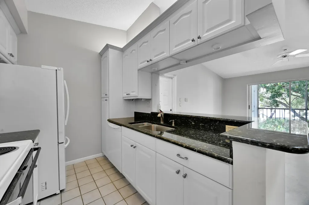 2516 SE Anchorage Cove Port St Lucie FL 34952