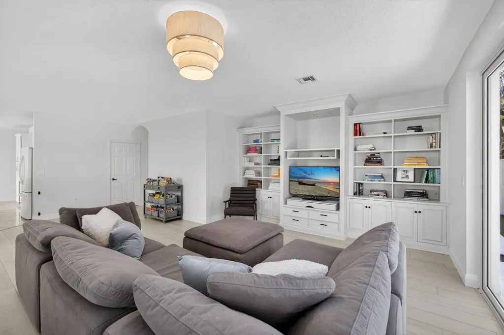 2114 Chagall Circle West Palm Beach FL 33409