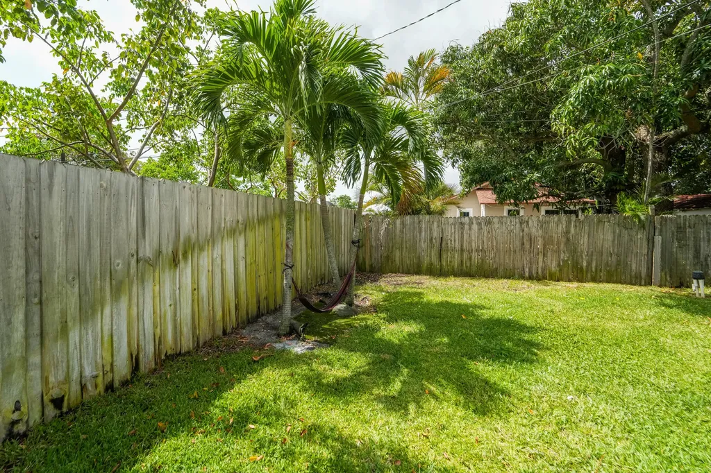 5000 Lake Avenue West Palm Beach FL 33405