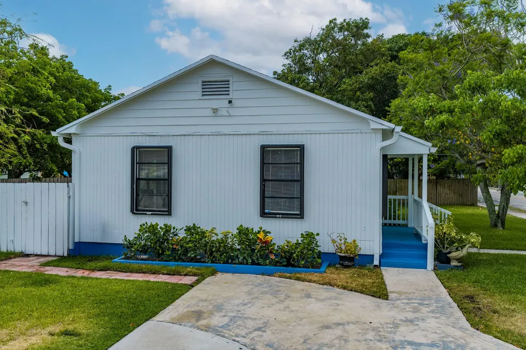 5000 Lake Avenue West Palm Beach FL 33405