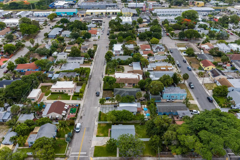 5000 Lake Avenue West Palm Beach FL 33405