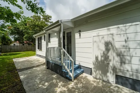 5000 Lake Avenue West Palm Beach FL 33405