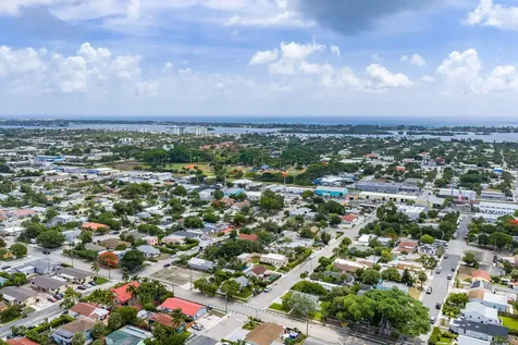 5000 Lake Avenue West Palm Beach FL 33405