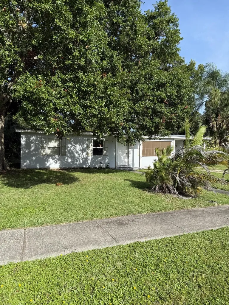 1835 31st Avenue Vero Beach FL 32960