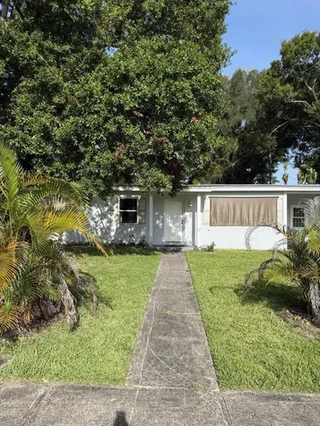 1835 31st Avenue Vero Beach FL 32960