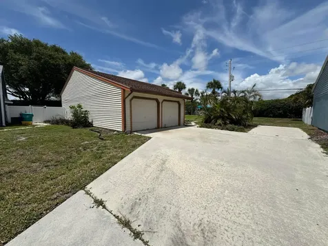 23 Buxton Lane Boynton Beach FL 33426