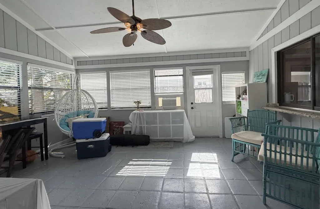 6050 Linton Street Jupiter FL 33458