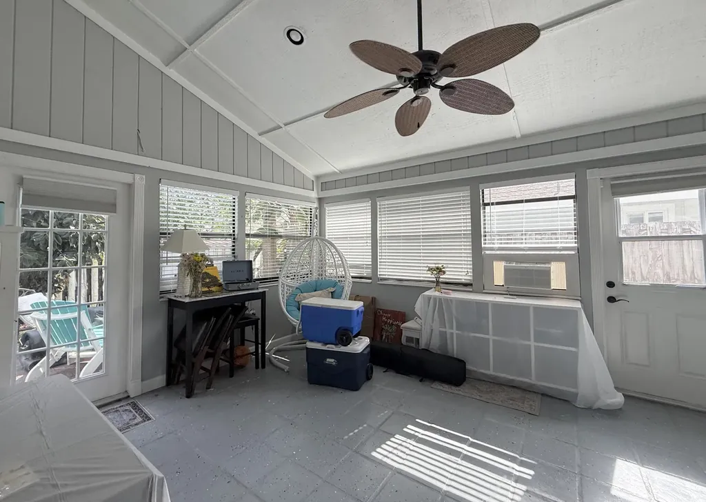 6050 Linton Street Jupiter FL 33458
